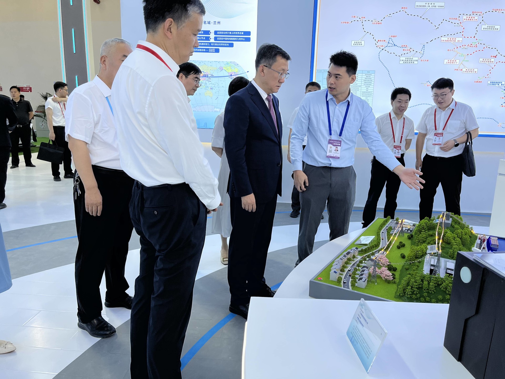 第二十九届兰洽会开幕，氢能源高科技产品成焦点